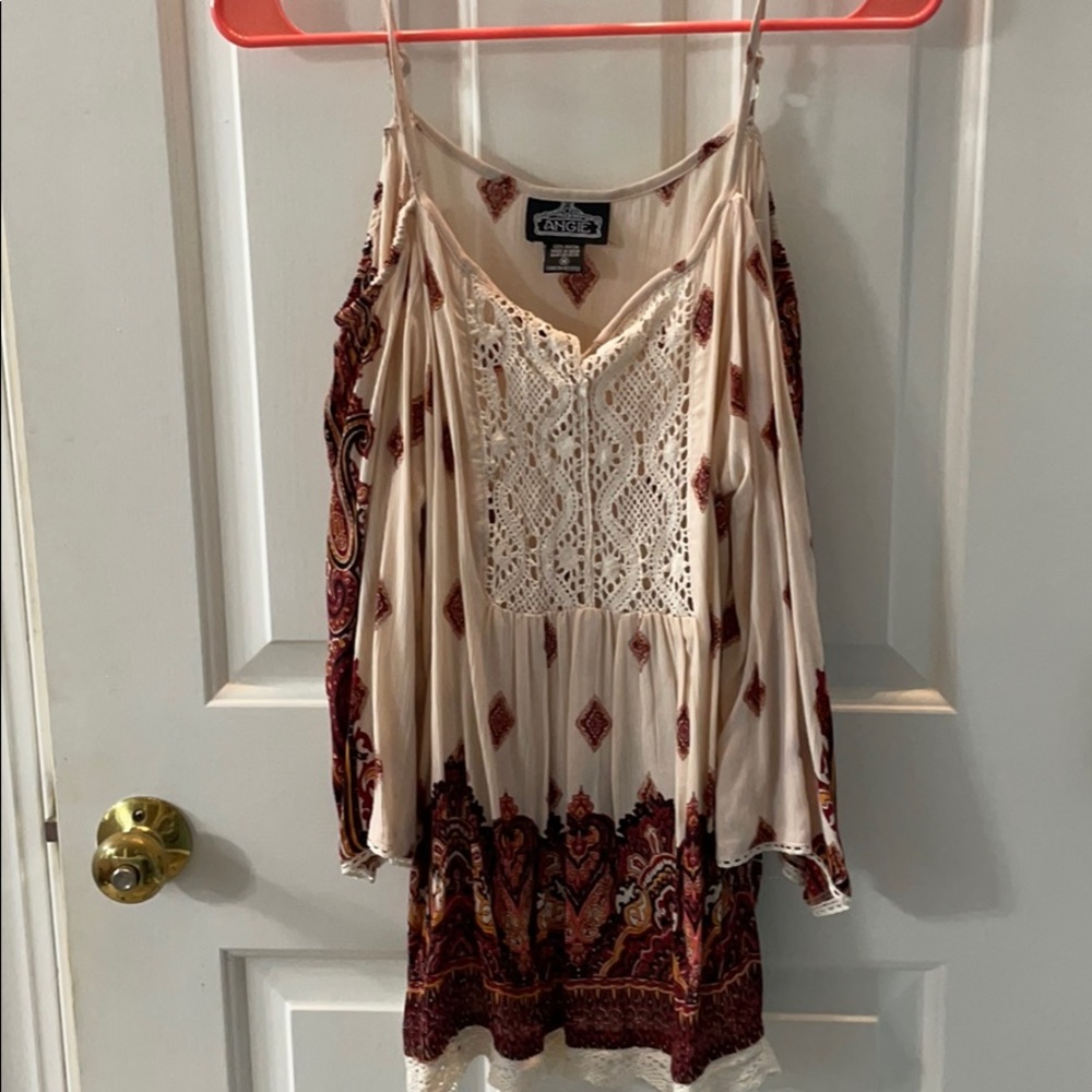 Shoulder cut out blouse